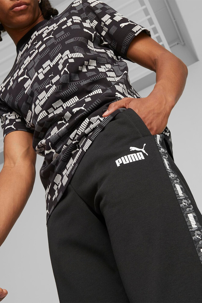 Puma Спортен панталон Tape Camo с лого - Pepit.bg