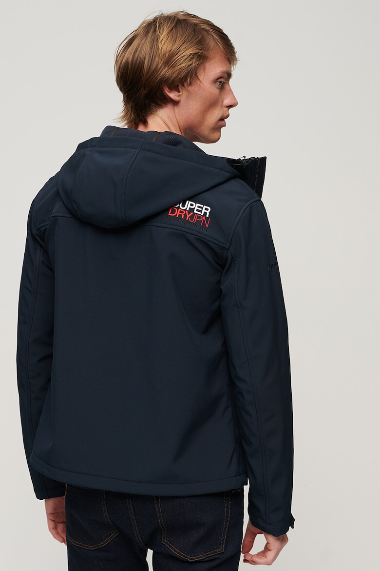 SUPERDRY Яке Softshell с качулка и лого - Pepit.bg