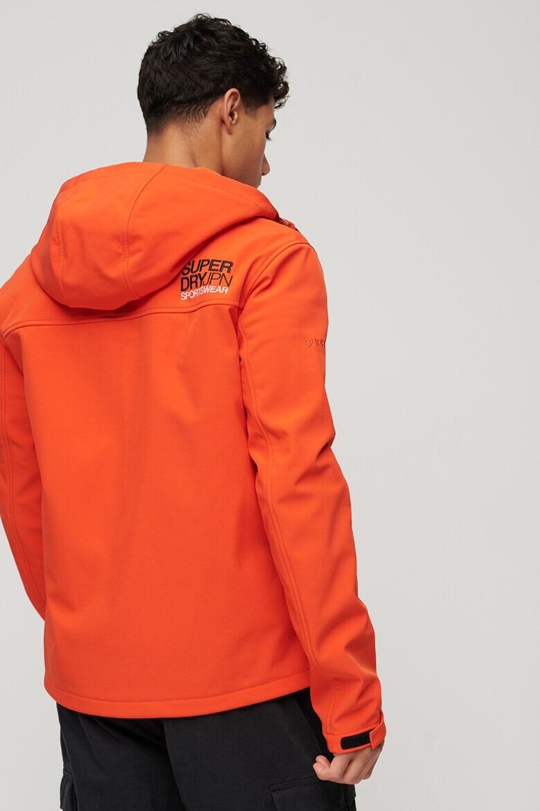 SUPERDRY Яке Softshell с качулка и лого - Pepit.bg