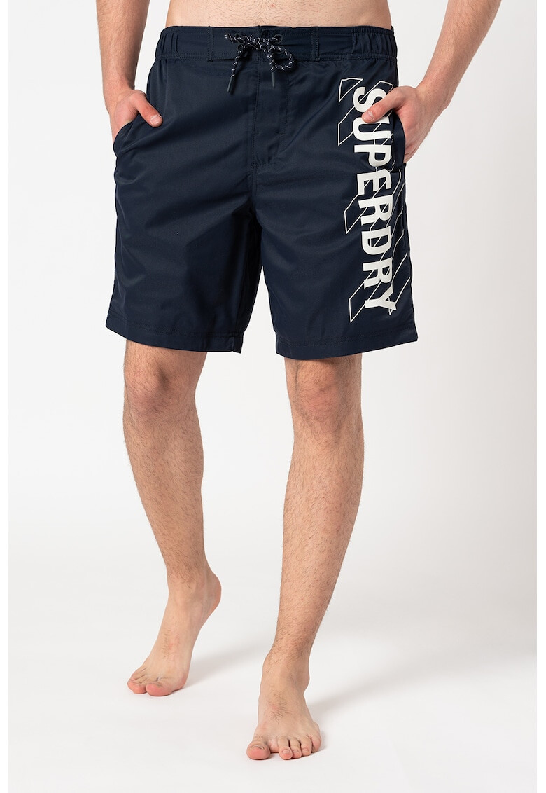 SUPERDRY Къс панталон Classic Board с лого - Pepit.bg