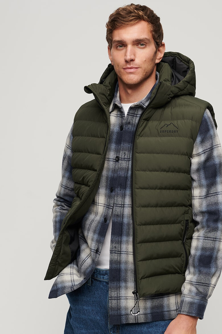 SUPERDRY Ватиран елек с качулка - Pepit.bg