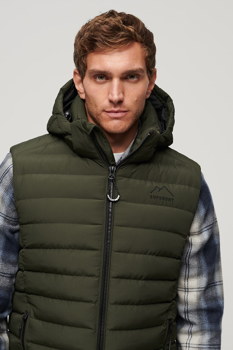 SUPERDRY Ватиран елек с качулка - Pepit.bg