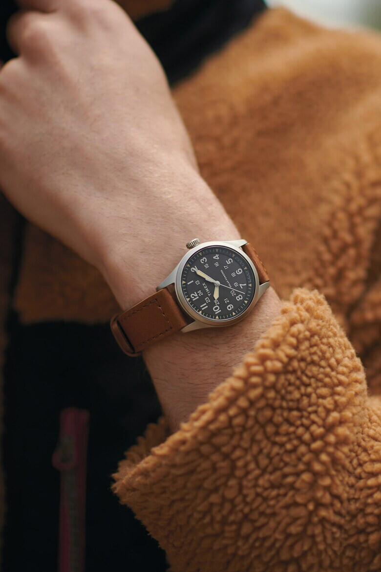 Timex Часовник с кожена каишка - Pepit.bg