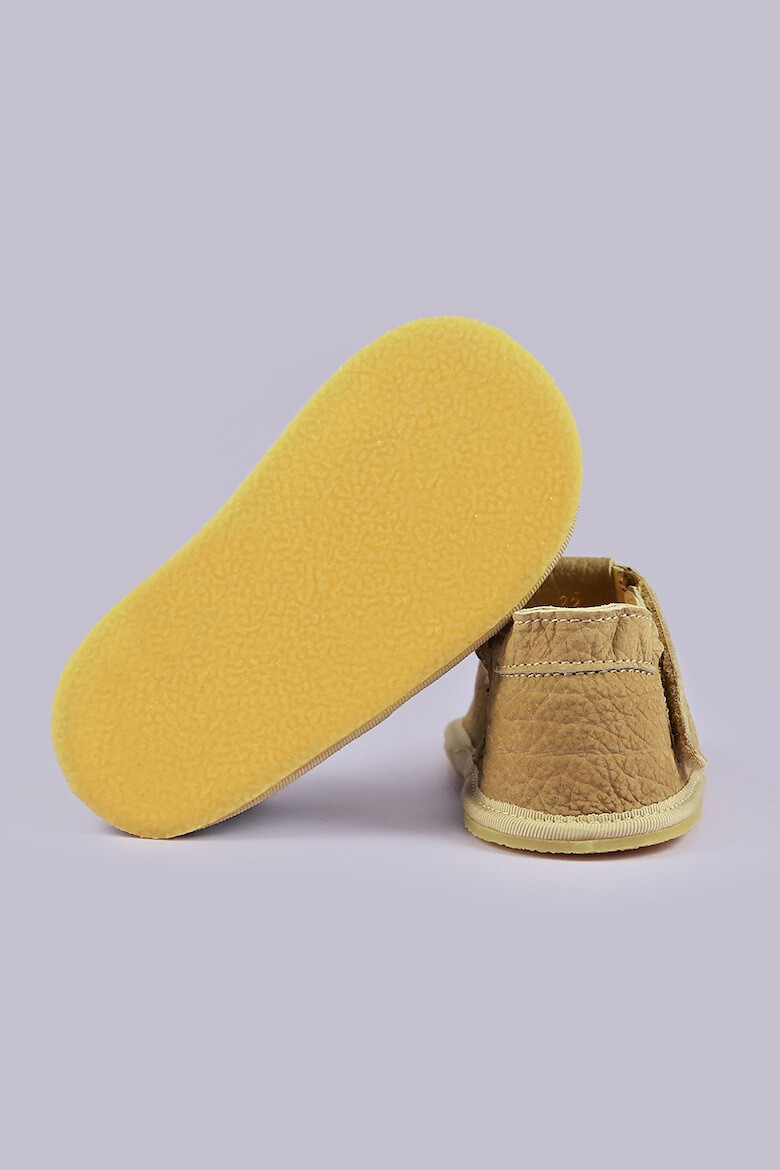 TINY TOES Кожени сандали с релефно лого - Pepit.bg