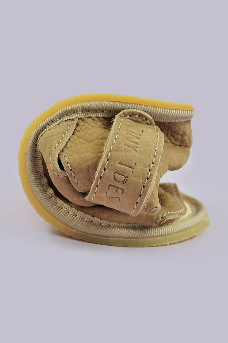 TINY TOES Кожени сандали с релефно лого - Pepit.bg