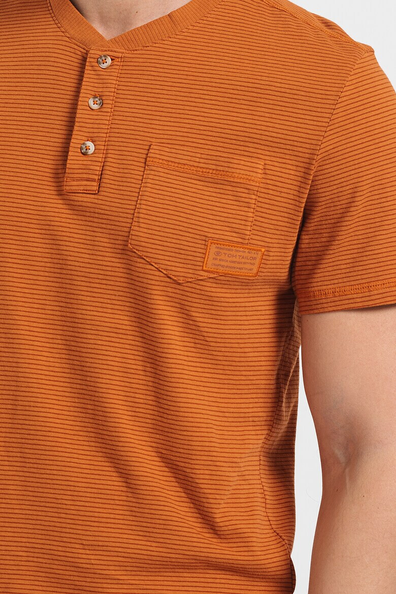 Tom Tailor Тениска тип Henley с джоб - Pepit.bg
