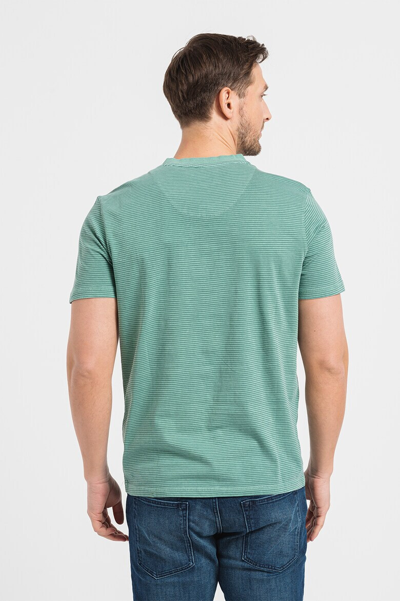 Tom Tailor Тениска тип Henley с джоб - Pepit.bg