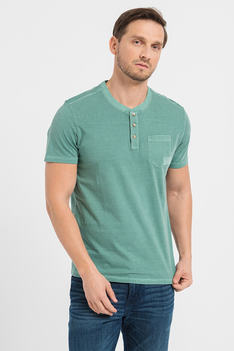 Tom Tailor Тениска тип Henley с джоб - Pepit.bg