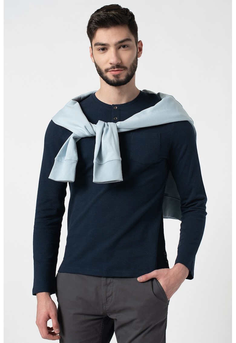Tom Tailor Вталена блуза Henley с релеф - Pepit.bg