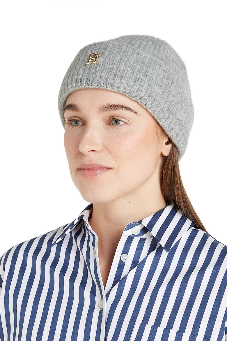 Tommy Hilfiger Бляскава шапка с монограм - Pepit.bg