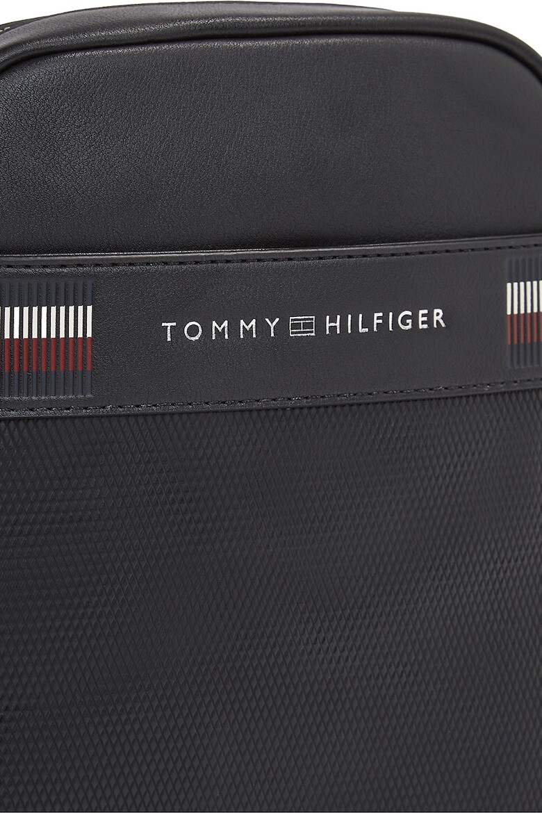 Tommy Hilfiger Кожена чанта през рамо с лого - Pepit.bg