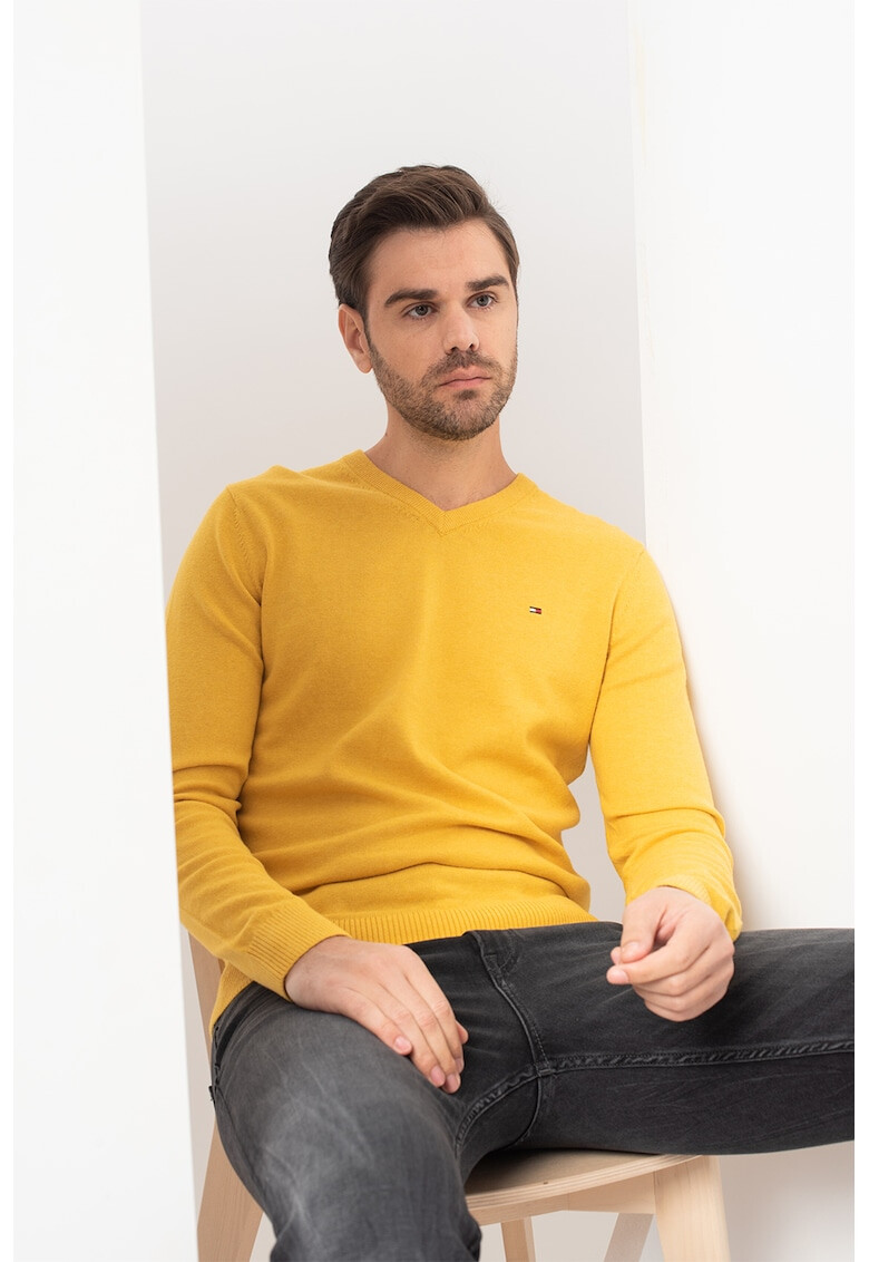 Tommy Hilfiger Пуловер с шпиц - Pepit.bg