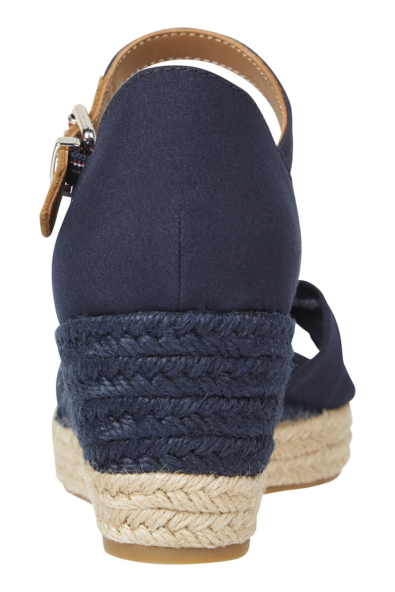 Tommy Hilfiger Скосени сандали - Pepit.bg