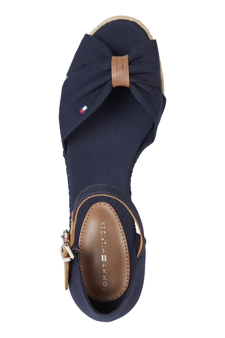 Tommy Hilfiger Скосени сандали - Pepit.bg