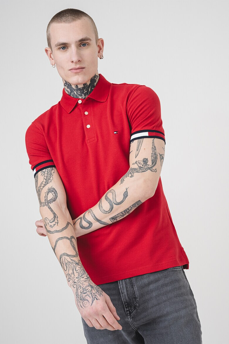 Tommy Hilfiger Слим тениска с яка - Червен - Pepit.bg