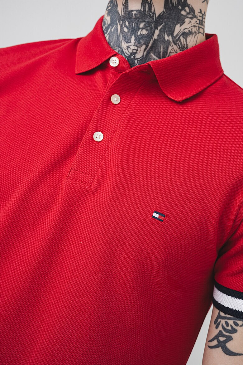 Tommy Hilfiger Слим тениска с яка - Червен - Pepit.bg