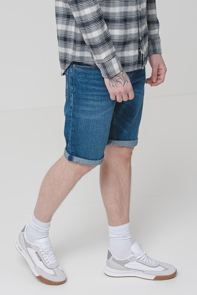 Tommy Jeans Бермуди Ronnie от деним - Pepit.bg