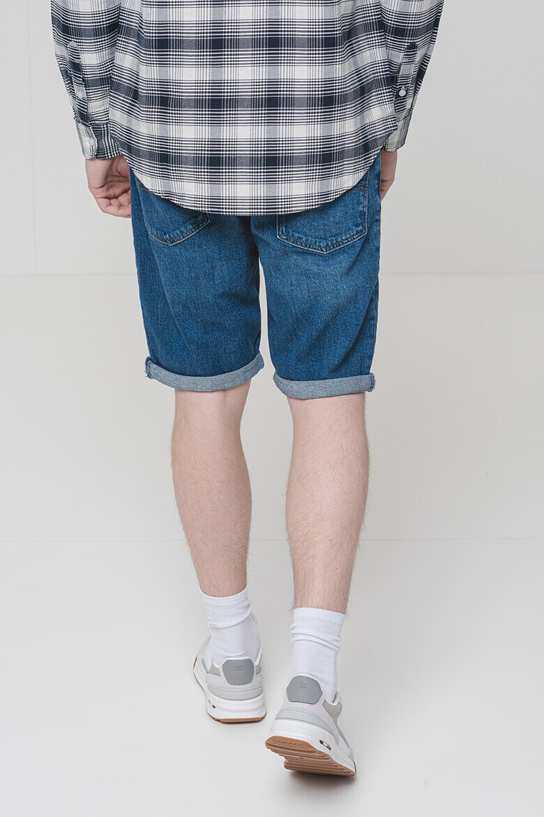 Tommy Jeans Бермуди Ronnie от деним - Pepit.bg