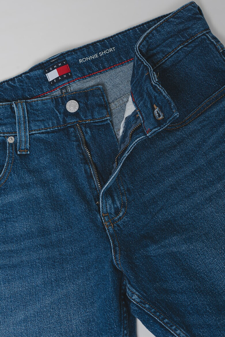 Tommy Jeans Бермуди Ronnie от деним - Pepit.bg
