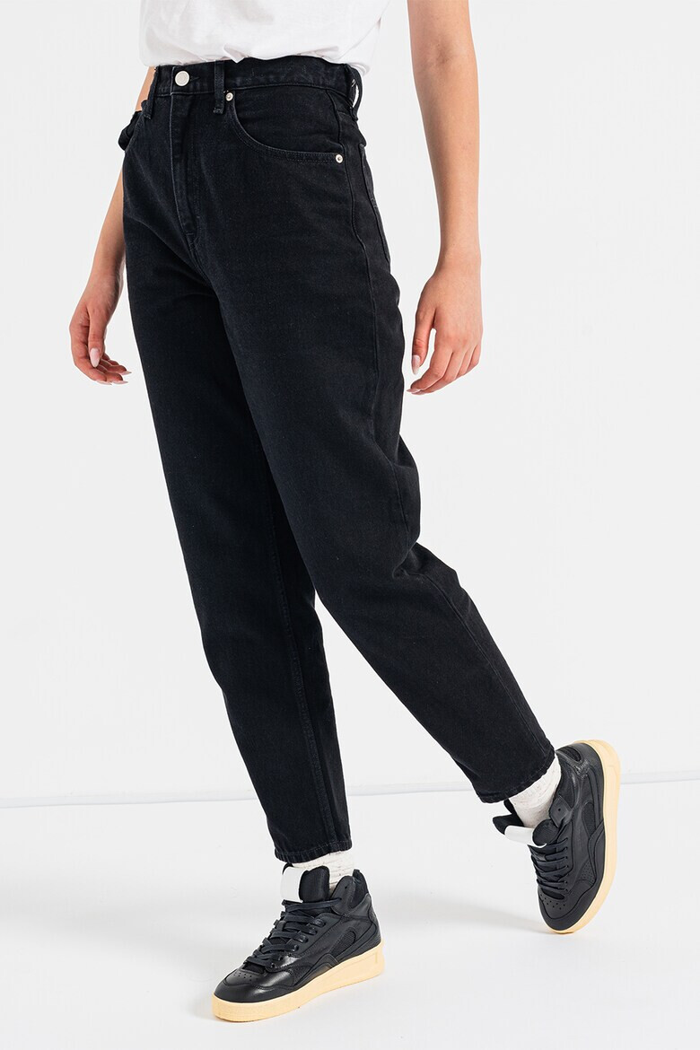 Tommy Jeans Дънки Mom с висока талия - Pepit.bg