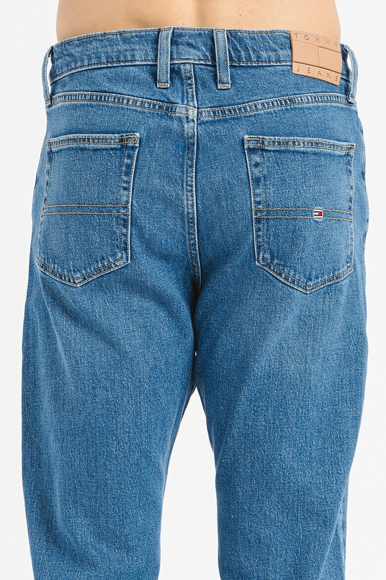 Tommy Jeans Дънки със стандартна кройка - Pepit.bg