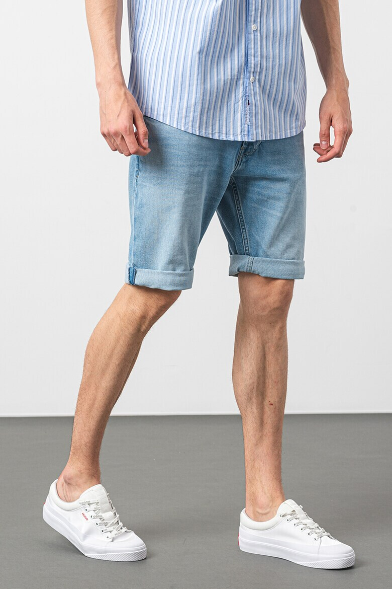 Tommy Jeans Дънков къс панталон Ronnie - Pepit.bg