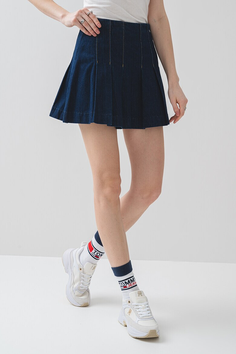 Tommy Jeans Къса дънкова пола с лого - Индигово синьо - Pepit.bg