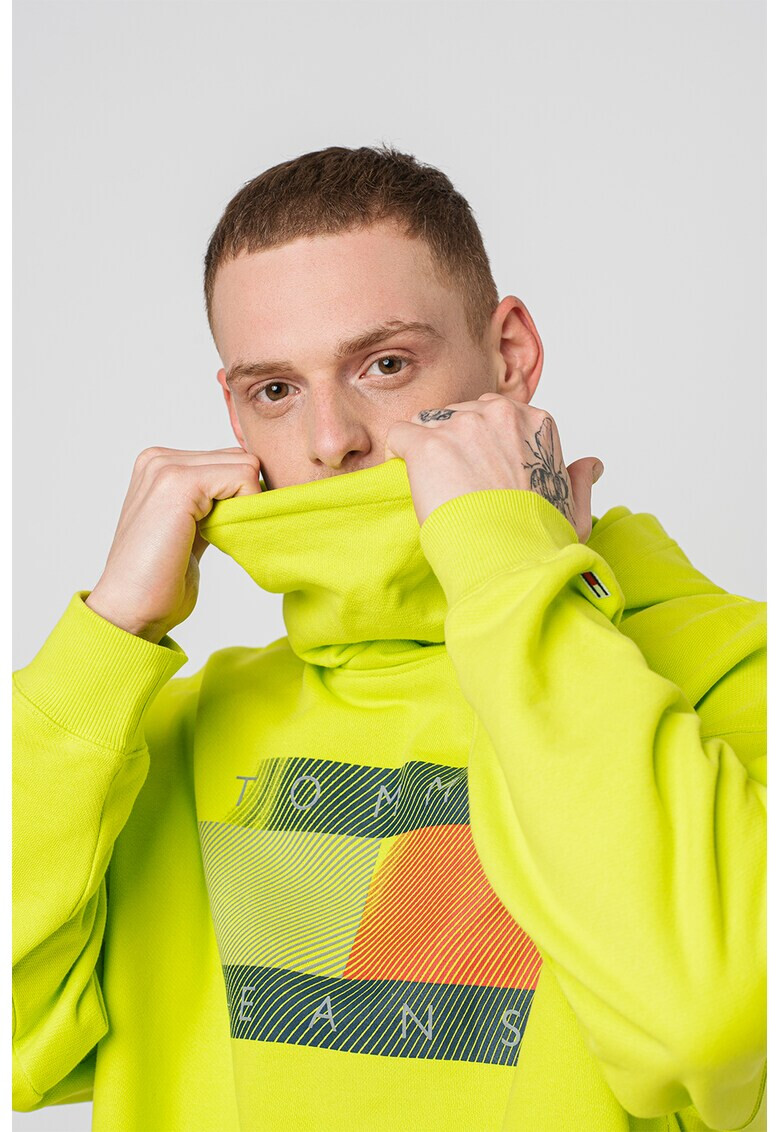 Tommy Jeans Памучно худи Reflective с уголемено лого - Pepit.bg