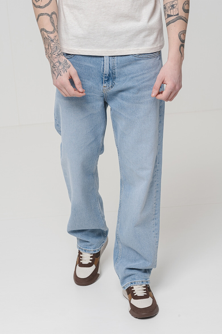 Tommy Jeans Прави дънки Otis - Pepit.bg