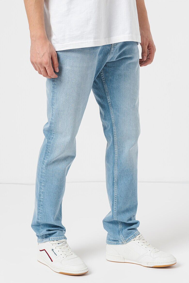 Tommy Jeans Прави дънки Ryan - Pepit.bg
