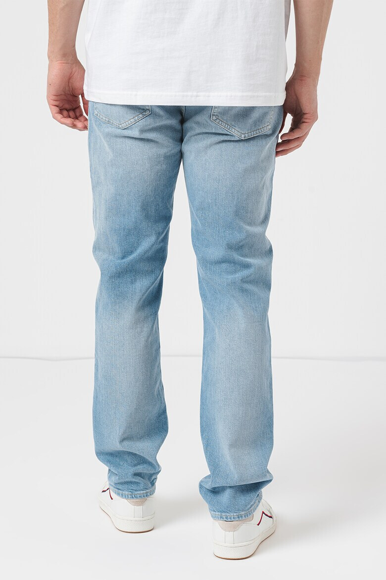 Tommy Jeans Прави дънки Ryan - Pepit.bg