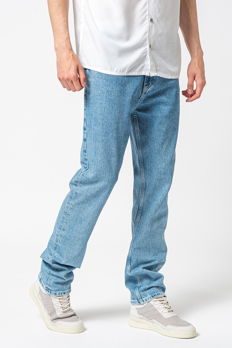 Tommy Jeans Прави дънки Ryan - Pepit.bg