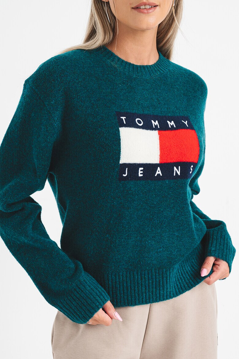 Tommy Jeans Пуловер с уголемено лого - Pepit.bg