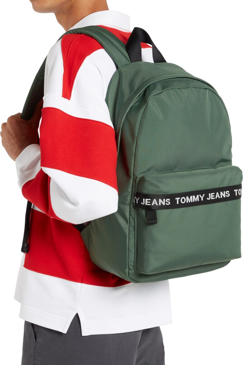 Tommy Jeans Раница Essential с цип и преден джоб - Pepit.bg