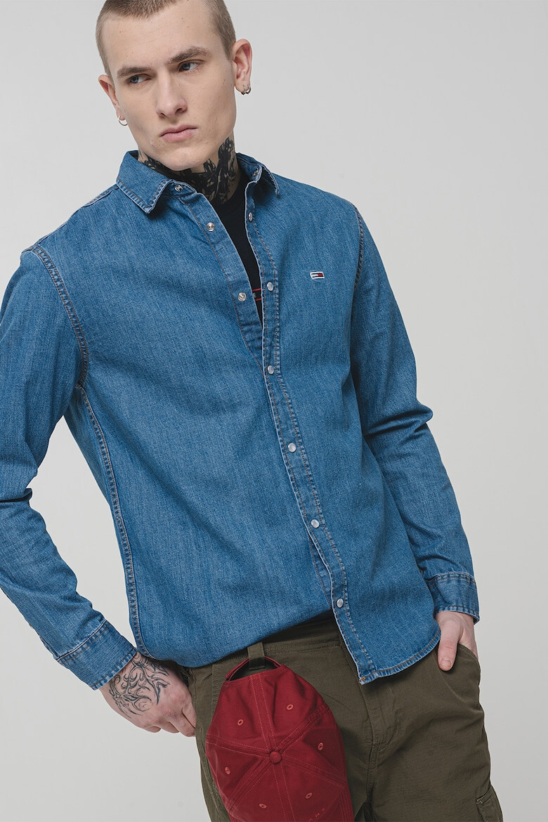 Tommy Jeans Риза от деним с капси - Pepit.bg