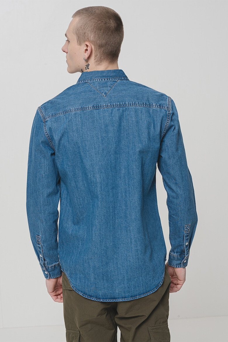 Tommy Jeans Риза от деним с капси - Pepit.bg