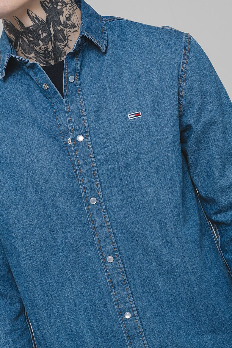 Tommy Jeans Риза от деним с капси - Pepit.bg