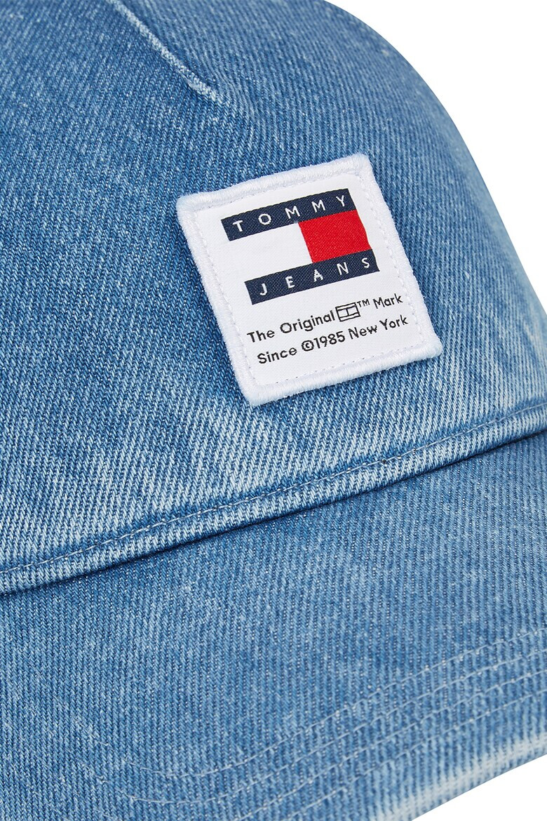 Tommy Jeans Шапка Modern от деним с лого - Pepit.bg