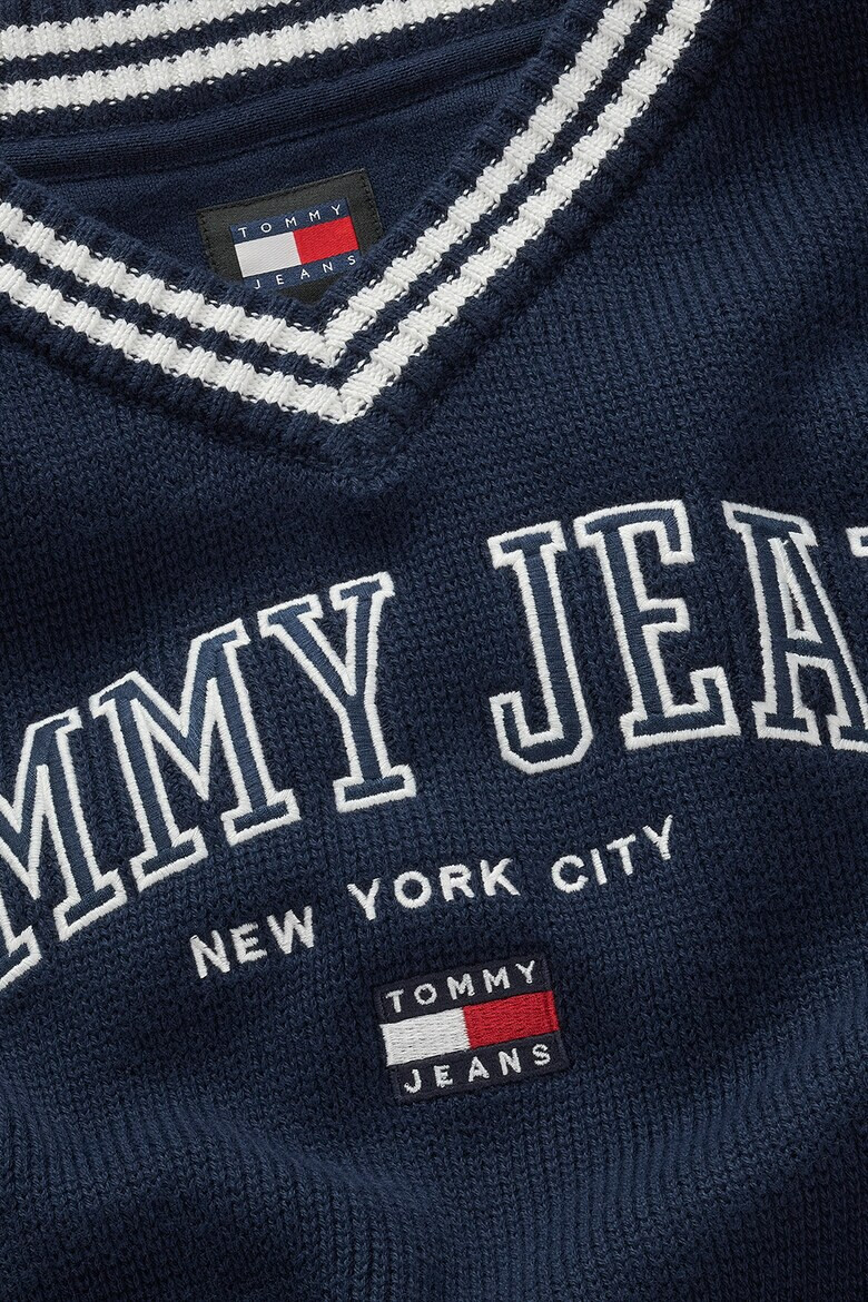 Tommy Jeans Шпиц пуловер с бродирано лого - Pepit.bg