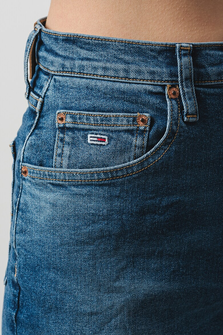 Tommy Jeans Скъсени дънки стил Mom - Pepit.bg