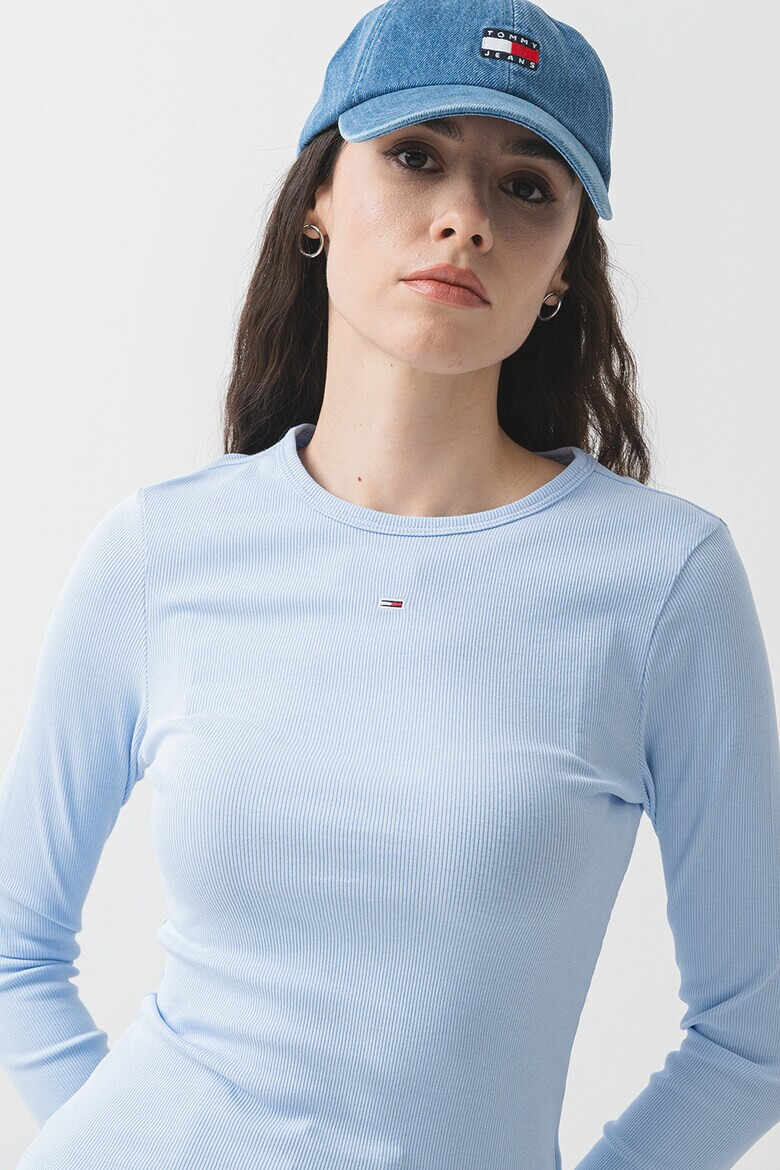 Tommy Jeans Слим блуза с бродирано лого - Pepit.bg