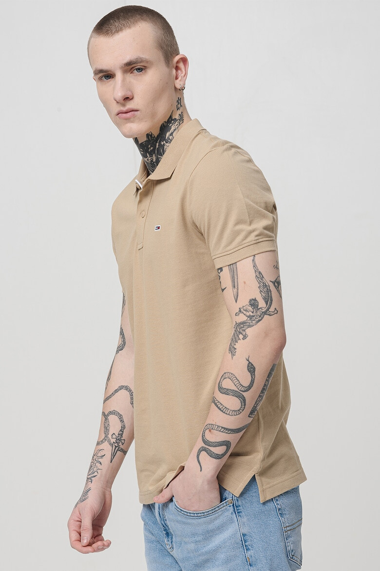 Tommy Jeans Слим тениска от пике с яка - Pepit.bg