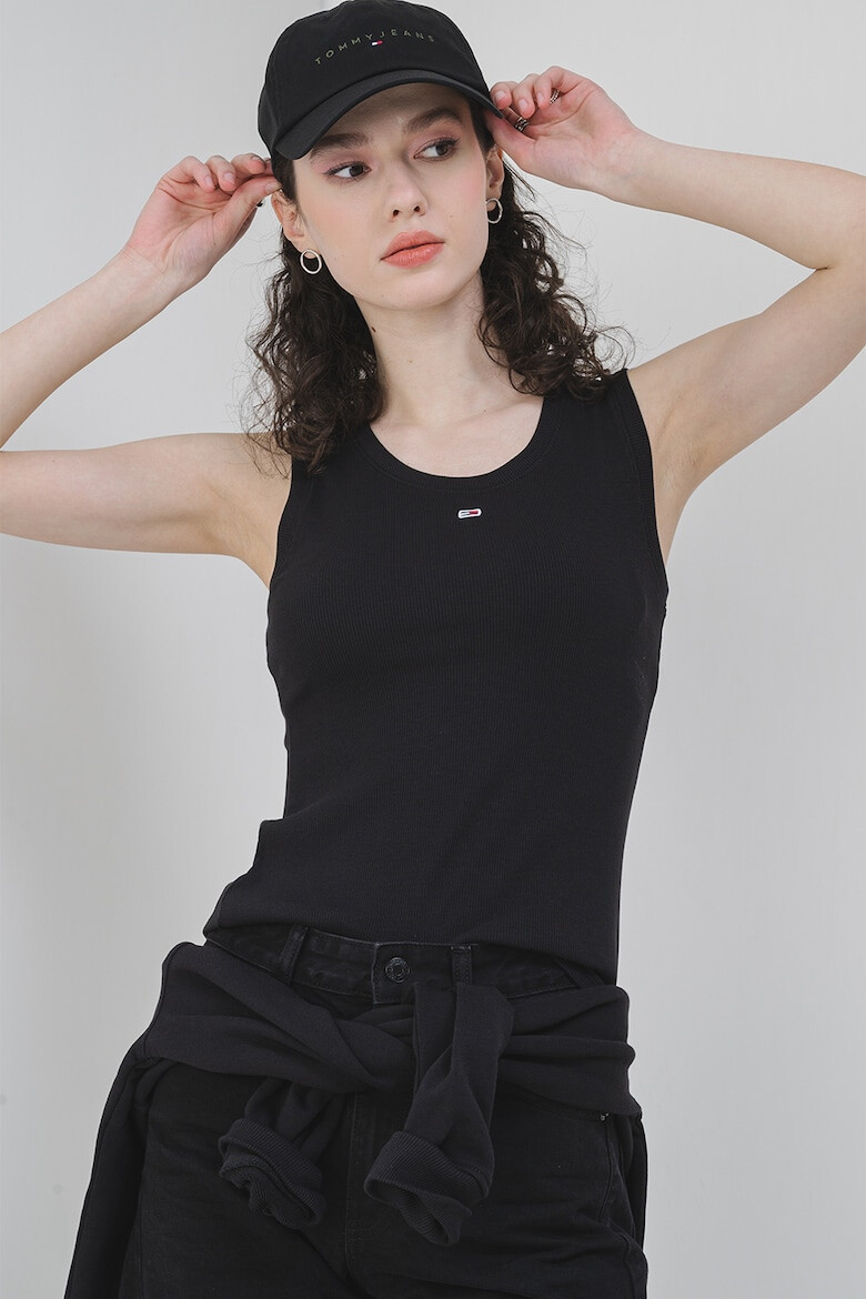 Tommy Jeans Слим тениска с овално деколте - Pepit.bg
