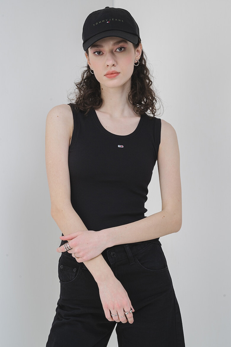 Tommy Jeans Слим тениска с овално деколте - Pepit.bg