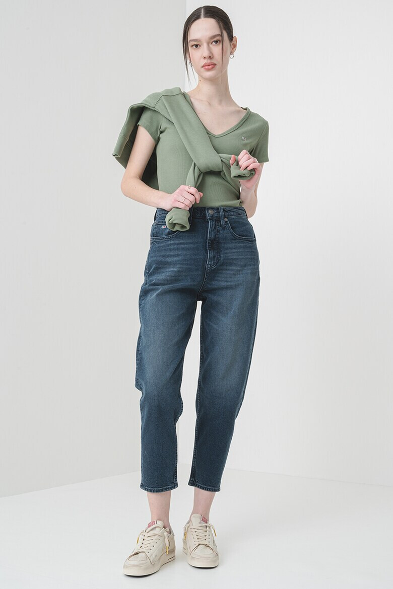 Tommy Jeans Слим тениска с шпиц - Pepit.bg