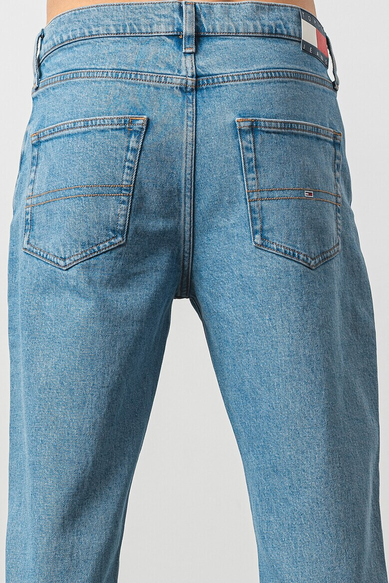 Tommy Jeans Стеснени дънки Dad - Pepit.bg