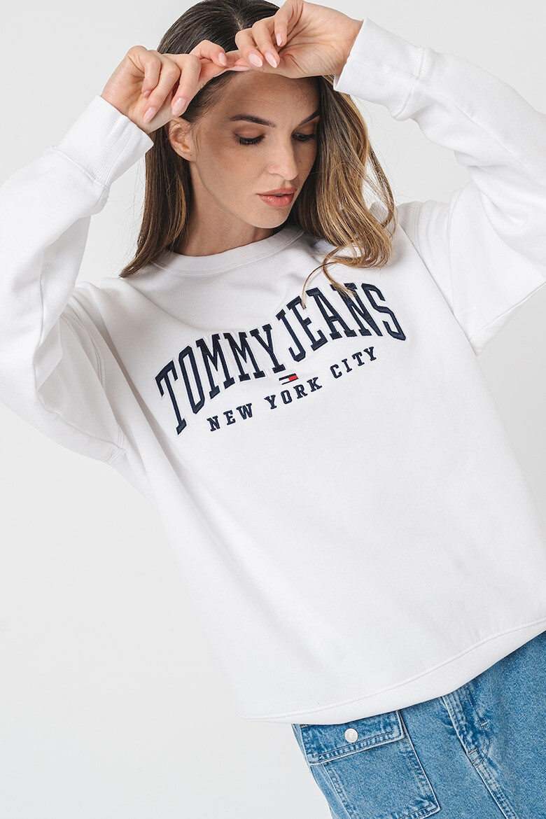 Tommy Jeans Суитшърт Varsity с бродирано лого - Pepit.bg