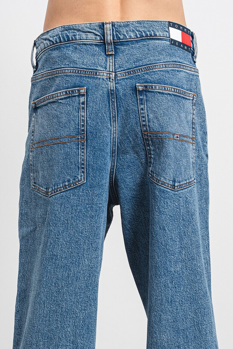 Tommy Jeans Свободни дънкки Aiden - Pepit.bg