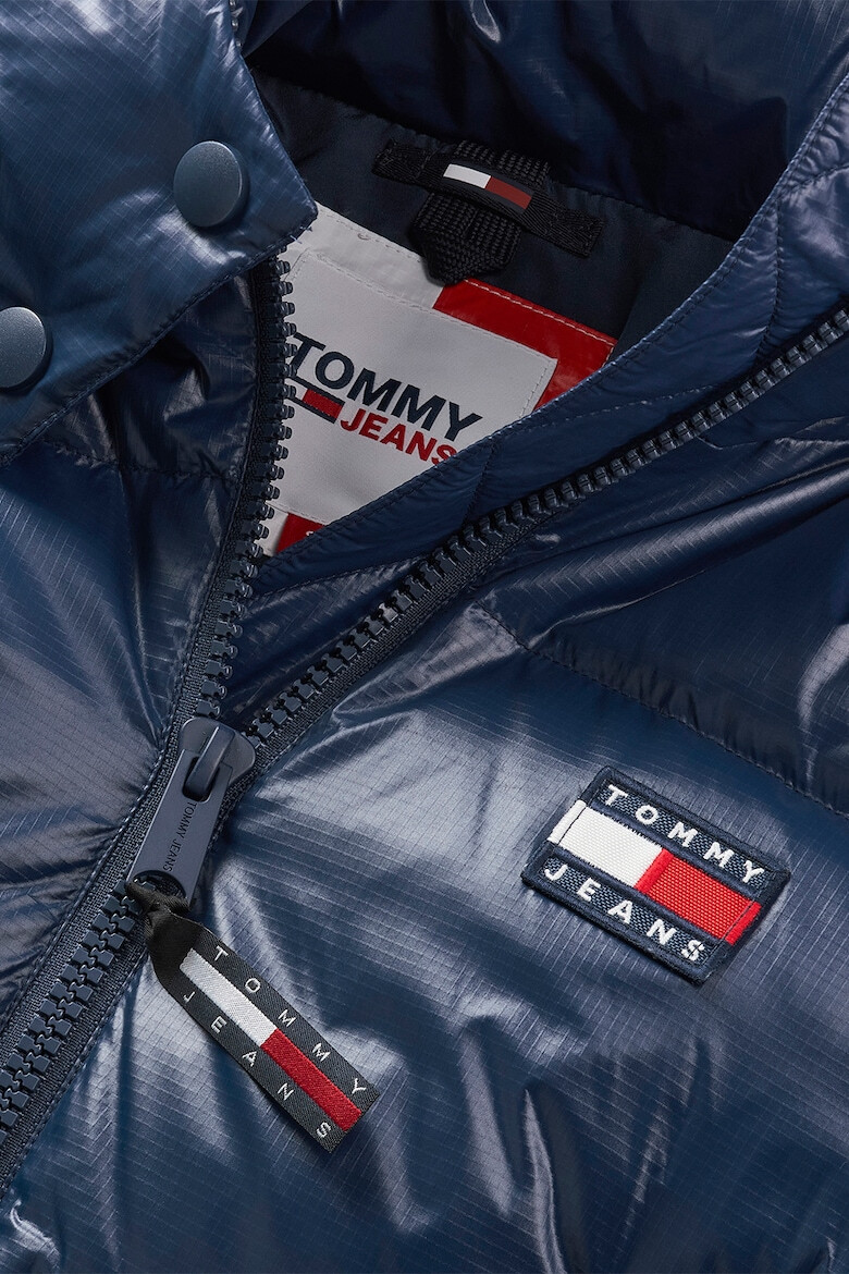 Tommy Jeans Зимно яке Alaska с пухена вата и лого - Pepit.bg