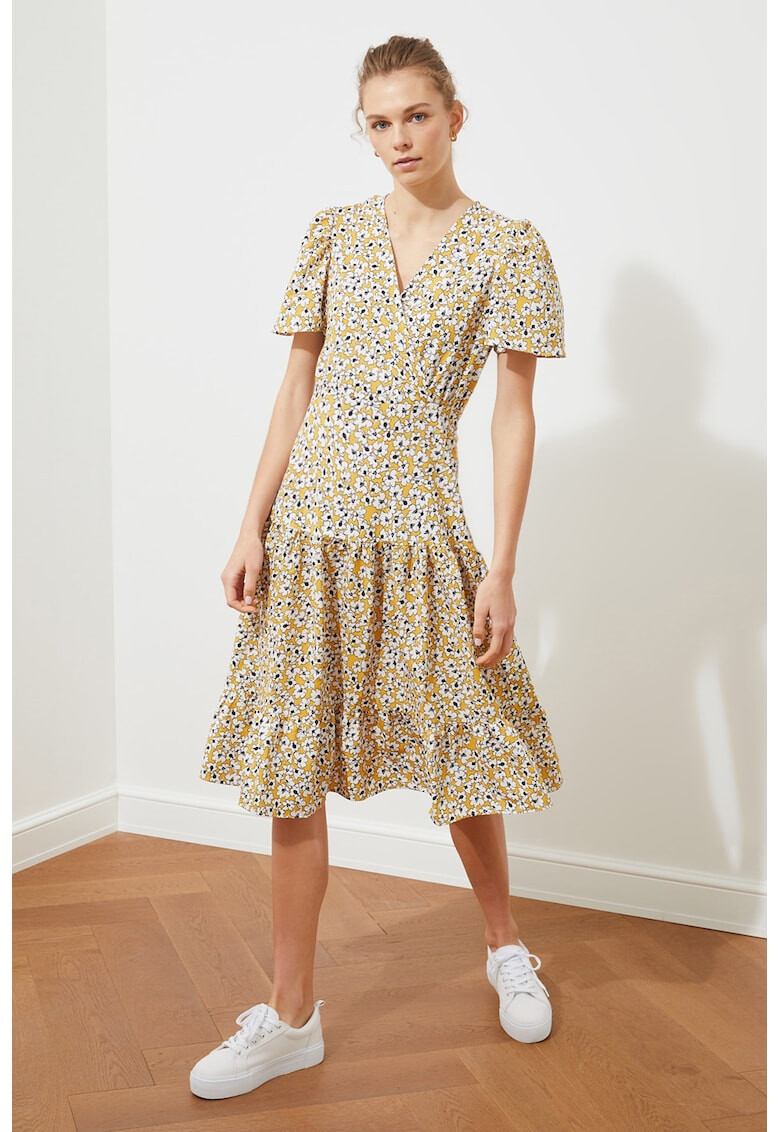 Trendyol Флорална рокля - Pepit.bg